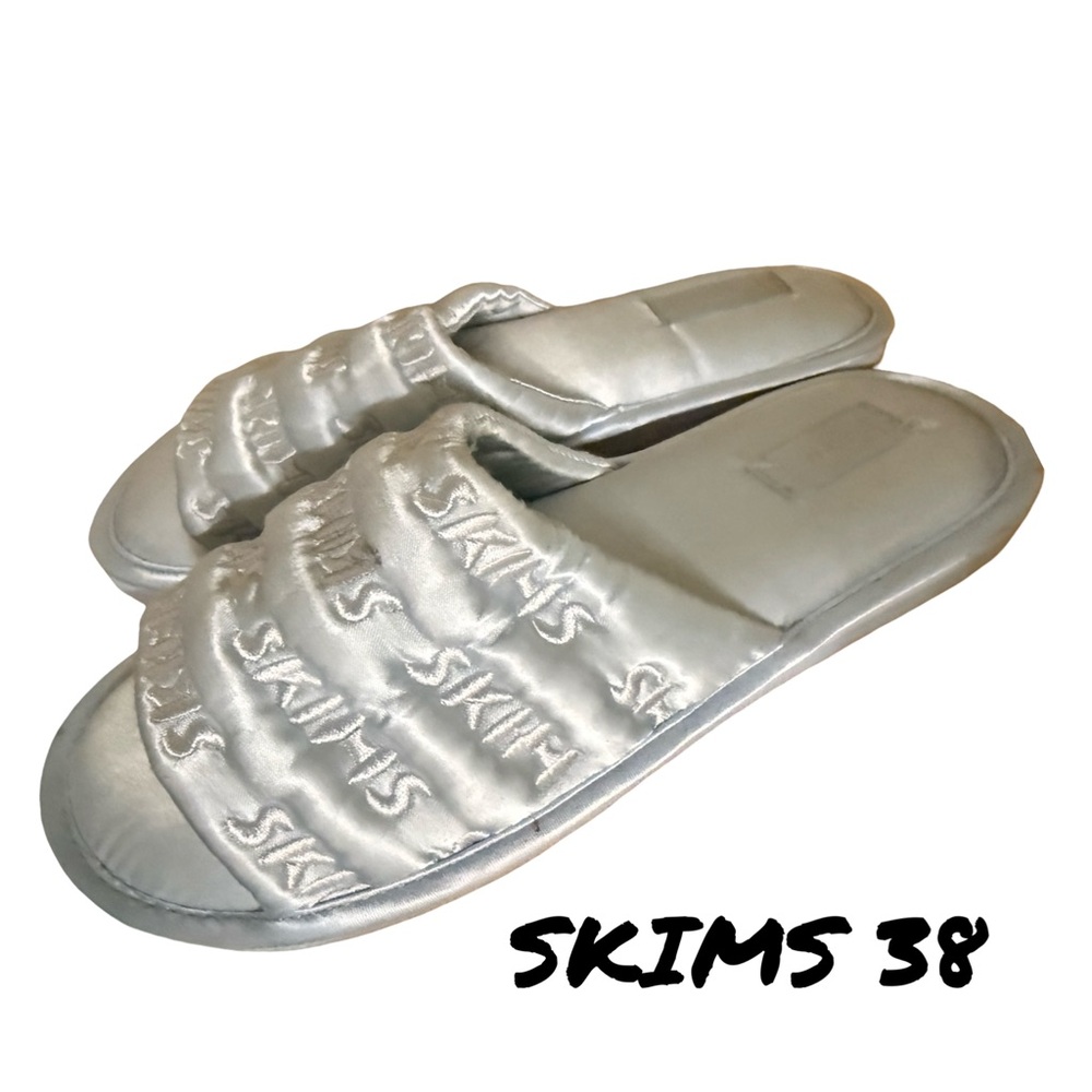 SKIMS Metallic Silver (baby blue) Slides - Size 38